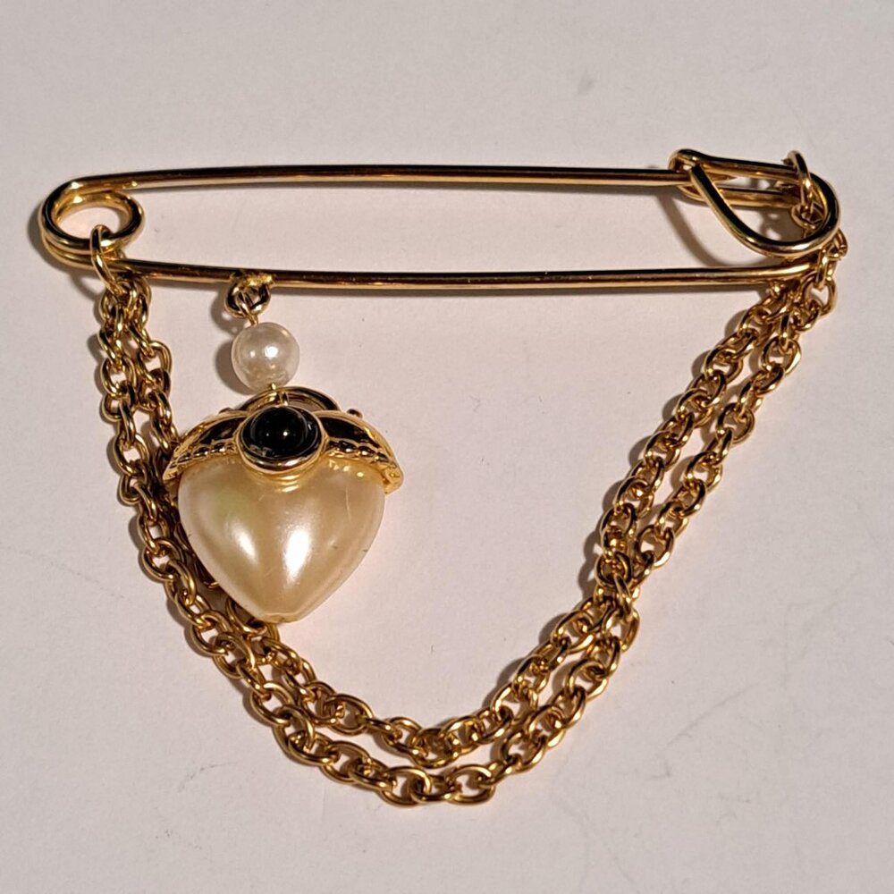 skirt pin kilt pin large gold tone safety pin with pearl like heart and chains